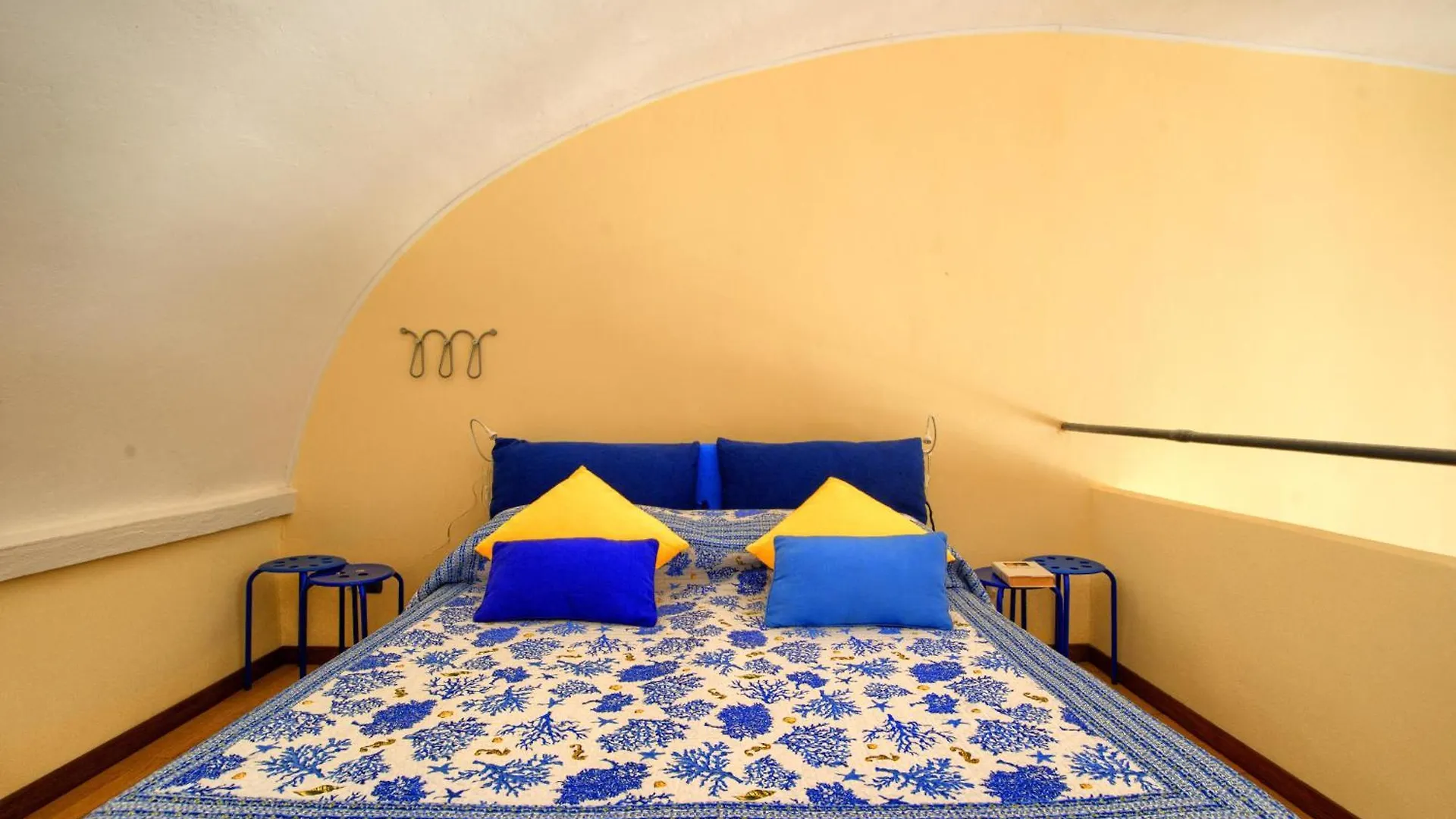 Ampio Loft Con Wi-Fi A 50 Metri Dal Mare Apartment Imperia Italy